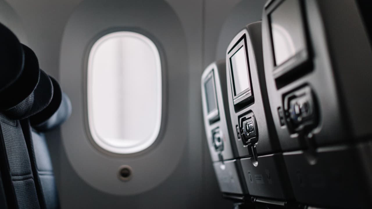 Peur de l'avion : comment ne plus paniquer avant un voyage ou des vacances ? - Caroline Cayol - Maître Praticienne certifiée en Hypnose Ericksonienne Avignon